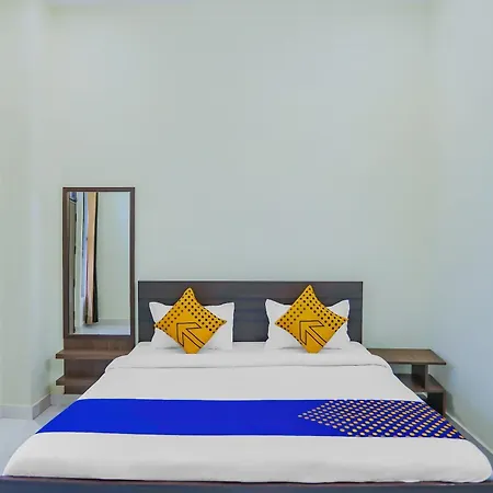 Spot On Tomer Crown Palace Hotel Ghaziabad Exterior photo